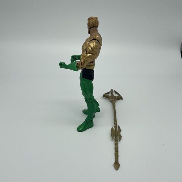 DC UNIVERSE UNDERSEA ASSAULT AQUAMAN‎ W/TRIDENT ACTION FIGURE LOOSE - Picture 2 of 5